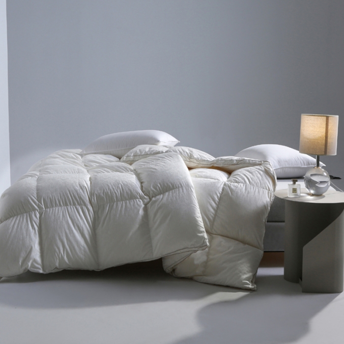 91家纺网 家纺一手货源 找家纺 （总）俏企鹅 2025新款女王款铂金丝鹅绒被