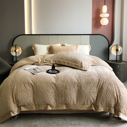 91家纺网 家纺一手货源 找家纺 凯儿2024 A类烂花叶曲系列牛奶绒立体雕花加厚四件套 叶曲-奶咖