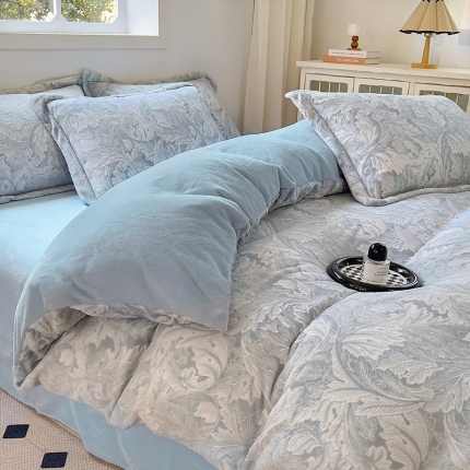 91家纺网 家纺一手货源 找家纺 （总）昊川 2024新款直播爆款230g短毛兔绒牛奶绒立体雕花四件套