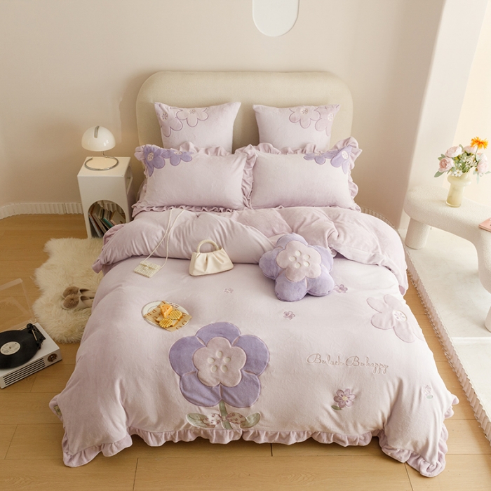 91家纺网 家纺一手货源 找家纺 （总）绒梦里2025新品加厚韩版贴布绣牛奶绒四件套兔毛绒法莱绒保暖套件