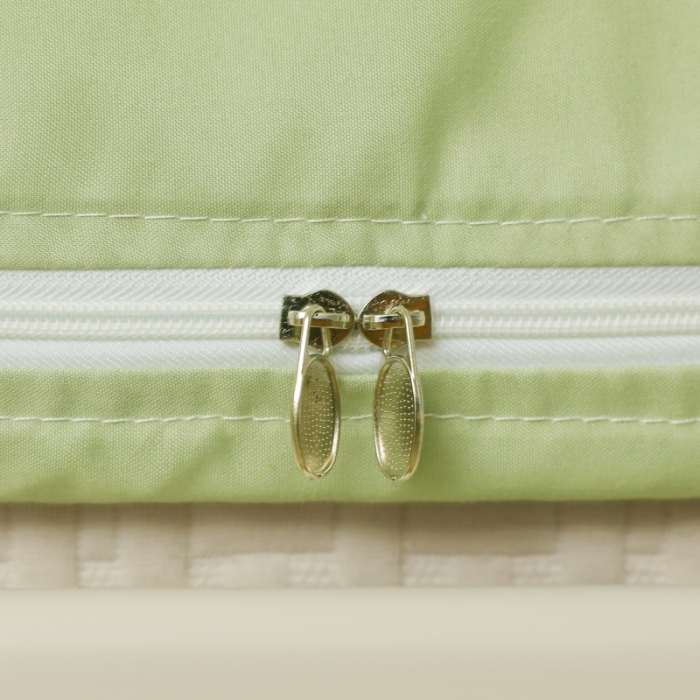 91家纺网 家纺一手货源 找家纺 迷仙巢 2023新款99％加厚遮光布涂银强遮光三开门学生蚊帐 波点熊