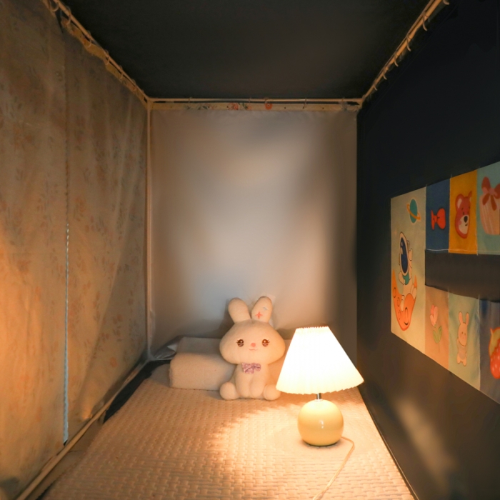 91家纺网 家纺一手货源 找家纺 迷仙巢 2023新款99％加厚遮光布涂银强遮光三开门学生蚊帐 田园-藏青