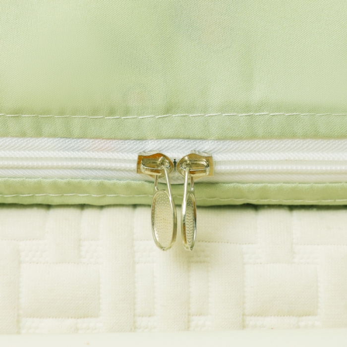 91家纺网 家纺一手货源 找家纺 迷仙巢 2023新款99％加厚遮光布涂银强遮光三开门学生蚊帐 田园-抹茶绿