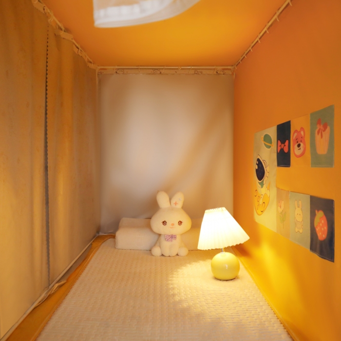 91家纺网 家纺一手货源 找家纺 迷仙巢 2023新款99％加厚遮光布涂银强遮光三开门学生蚊帐 玩具熊