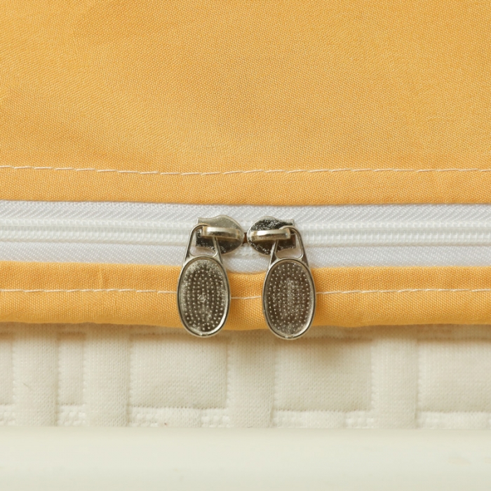 91家纺网 家纺一手货源 找家纺 迷仙巢 2023新款99％加厚遮光布涂银强遮光三开门学生蚊帐 玩具熊