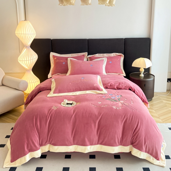 91家纺网 家纺一手货源 找家纺 总2024牛奶绒刺绣四件套8.5斤加厚全消光牛奶绒面料宝宝法兰水晶绒