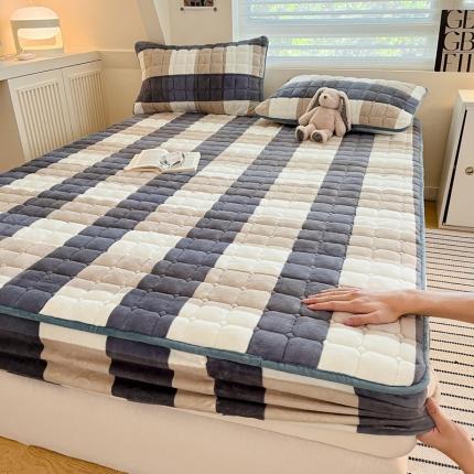 91家纺网 家纺一手货源 找家纺 （总）格子铺 2023新款无印风230克高克重牛奶绒大豆夹棉床笠