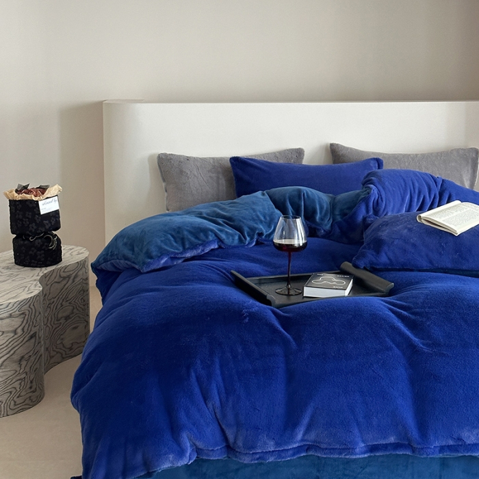 91家纺网 家纺一手货源 找家纺 萝莉家纺 2023新款ins小清新兔兔绒牛奶绒四件套 兔绒宝蓝