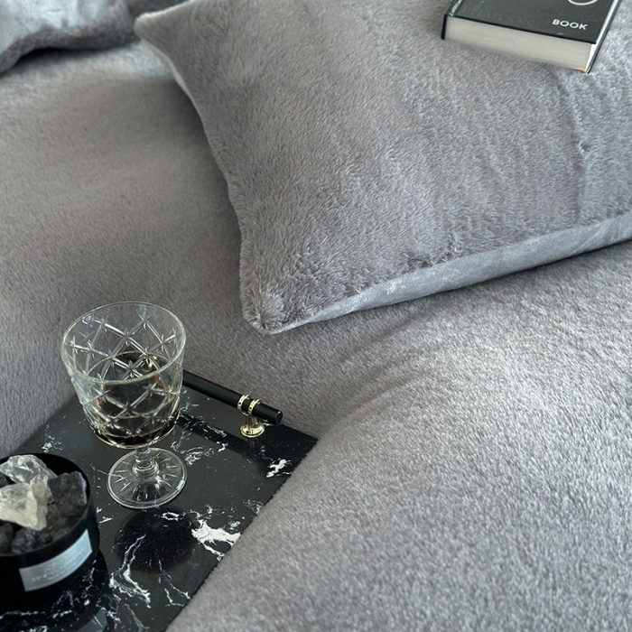 91家纺网 家纺一手货源 找家纺 萝莉家纺 2023新款ins小清新兔兔绒牛奶绒四件套 兔绒灰