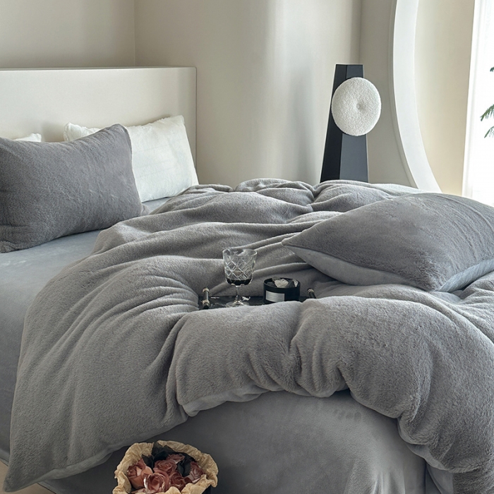 91家纺网 家纺一手货源 找家纺 萝莉家纺 2023新款ins小清新兔兔绒牛奶绒四件套 兔绒灰