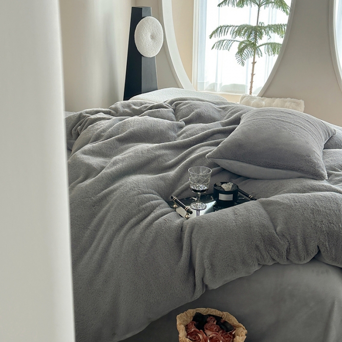 91家纺网 家纺一手货源 找家纺 萝莉家纺 2023新款ins小清新兔兔绒牛奶绒四件套 兔绒灰