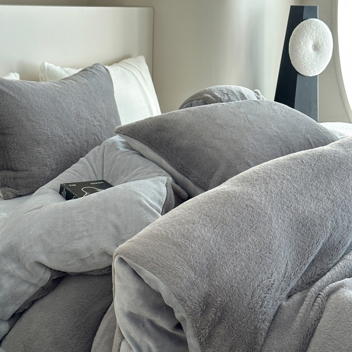 91家纺网 家纺一手货源 找家纺 萝莉家纺 2023新款ins小清新兔兔绒牛奶绒四件套 兔绒灰