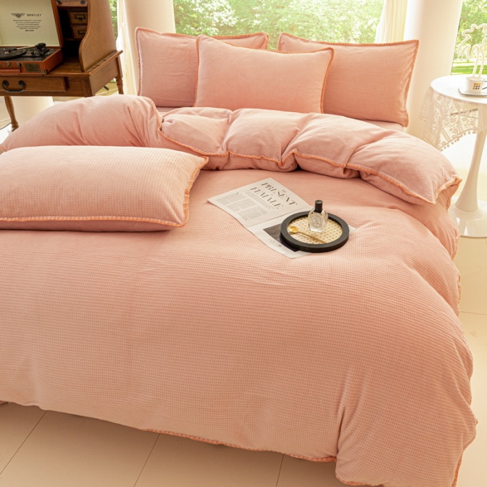 91家纺网 家纺一手货源 找家纺 邦妮 2024新款华夫格牛奶绒贝壳边四件套 华夫格-豆沙