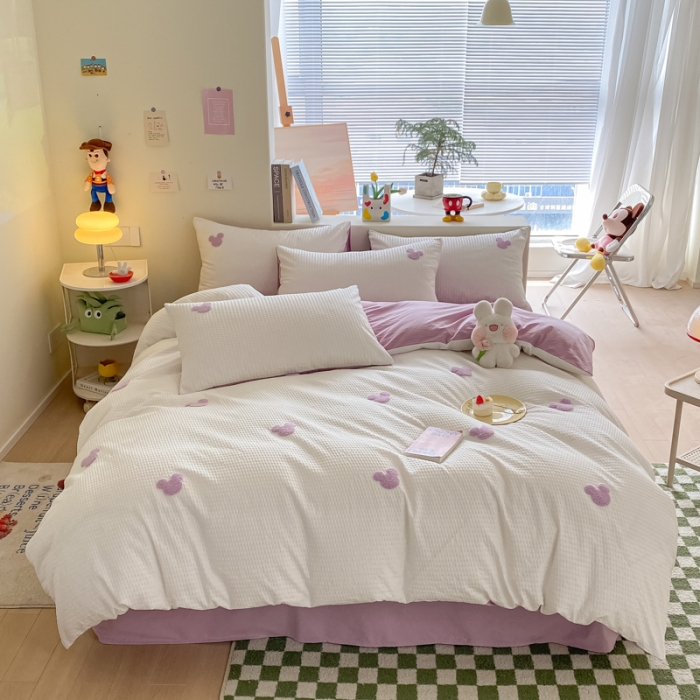 91家纺网 家纺一手货源 找家纺 眠帛家居 2024新款华夫格迪士尼米奇毛巾绣系列 米奇浅紫