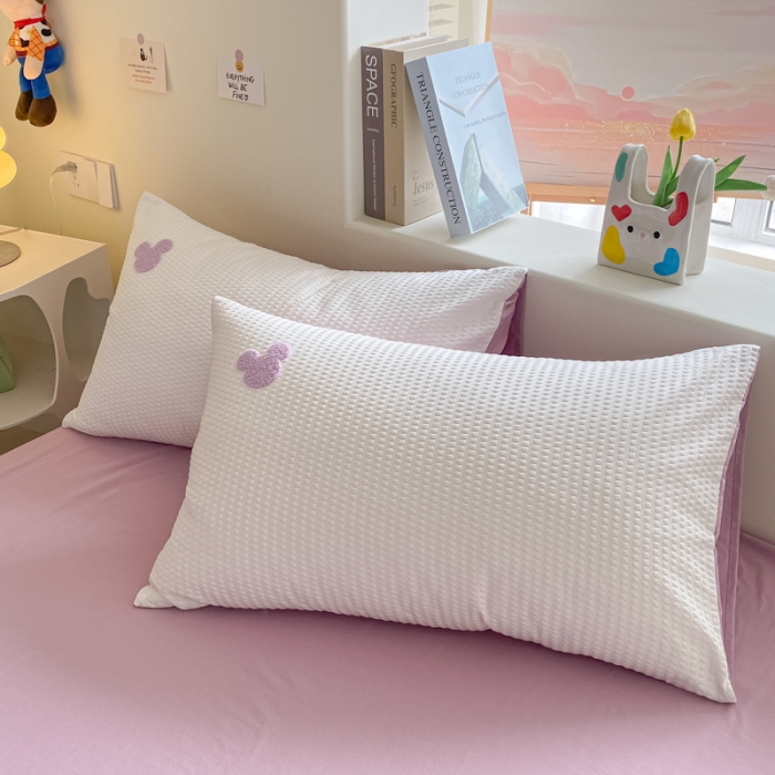 91家纺网 家纺一手货源 找家纺 眠帛家居 2024新款华夫格迪士尼米奇毛巾绣系列 米奇浅紫