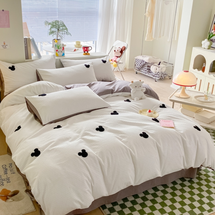 91家纺网 家纺一手货源 找家纺 眠帛家居 2024新款华夫格迪士尼米奇毛巾绣系列 米奇浅灰