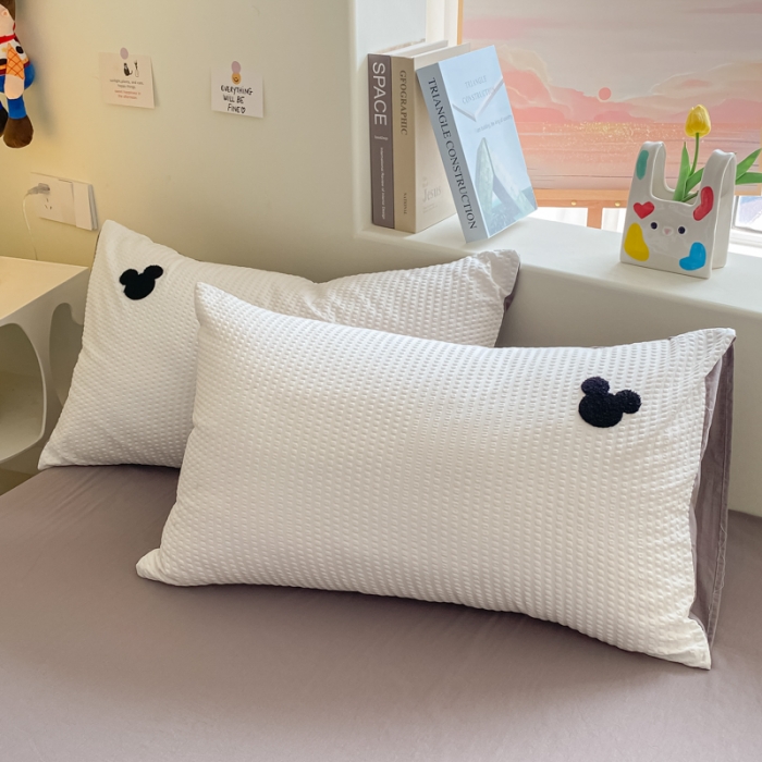 91家纺网 家纺一手货源 找家纺 眠帛家居 2024新款华夫格迪士尼米奇毛巾绣系列 米奇浅灰