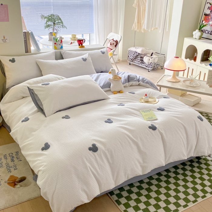 91家纺网 家纺一手货源 找家纺 眠帛家居 2024新款华夫格迪士尼米奇毛巾绣系列 米奇蓝灰