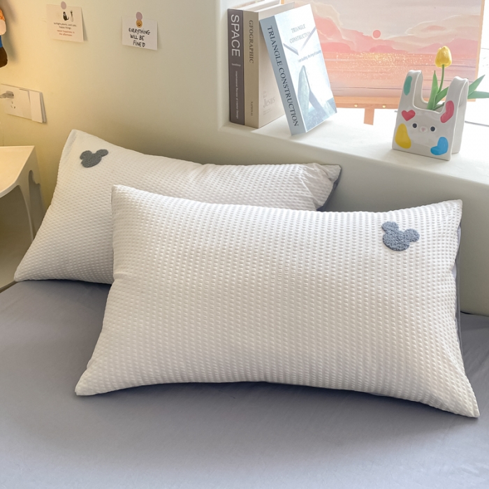 91家纺网 家纺一手货源 找家纺 眠帛家居 2024新款华夫格迪士尼米奇毛巾绣系列 米奇蓝灰