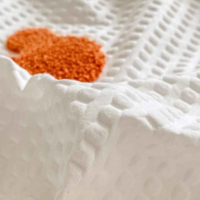 91家纺网 家纺一手货源 找家纺 眠帛家居 2024新款华夫格迪士尼米奇毛巾绣系列 米奇焦糖