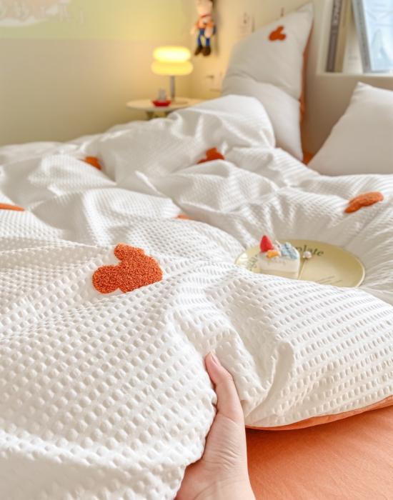 91家纺网 家纺一手货源 找家纺 眠帛家居 2024新款华夫格迪士尼米奇毛巾绣系列 米奇焦糖