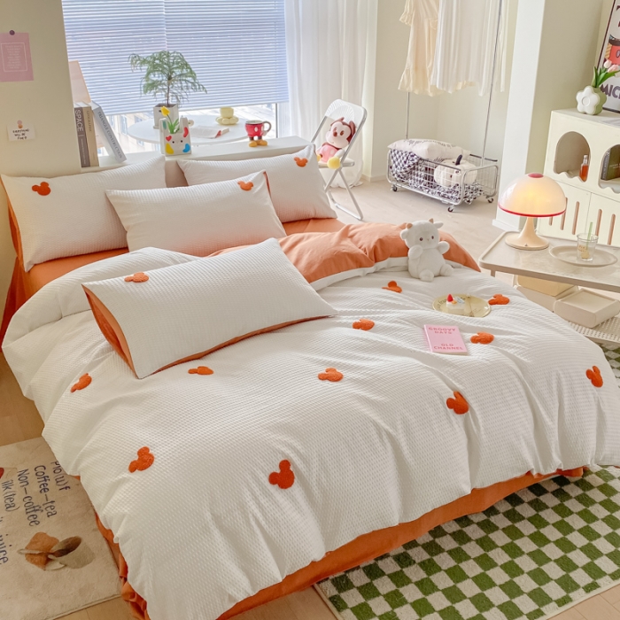 91家纺网 家纺一手货源 找家纺 眠帛家居 2024新款华夫格迪士尼米奇毛巾绣系列 米奇焦糖