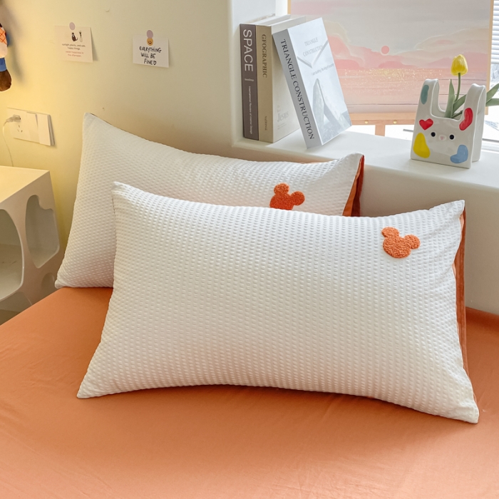 91家纺网 家纺一手货源 找家纺 眠帛家居 2024新款华夫格迪士尼米奇毛巾绣系列 米奇焦糖