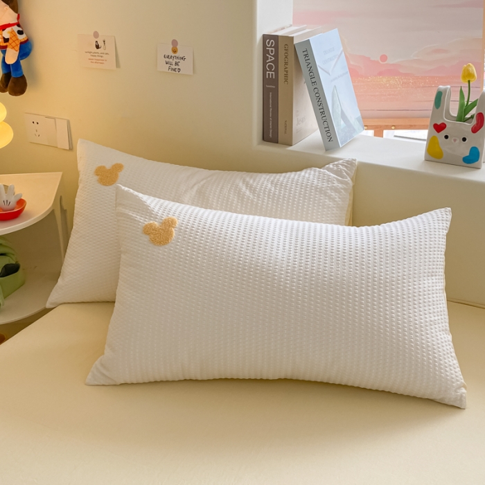 91家纺网 家纺一手货源 找家纺 眠帛家居 2024新款华夫格迪士尼米奇毛巾绣系列 米奇黄