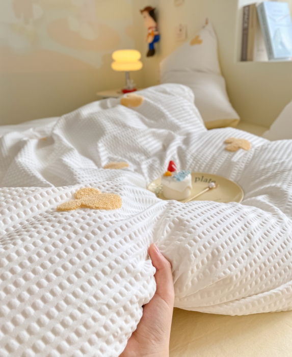 91家纺网 家纺一手货源 找家纺 眠帛家居 2024新款华夫格迪士尼米奇毛巾绣系列 米奇黄