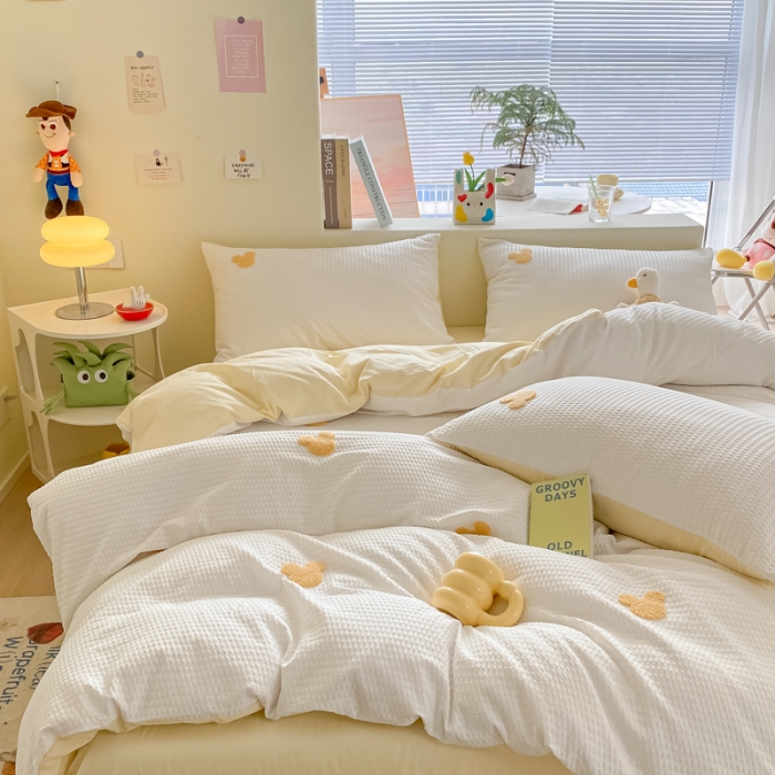 91家纺网 家纺一手货源 找家纺 眠帛家居 2024新款华夫格迪士尼米奇毛巾绣系列 米奇黄