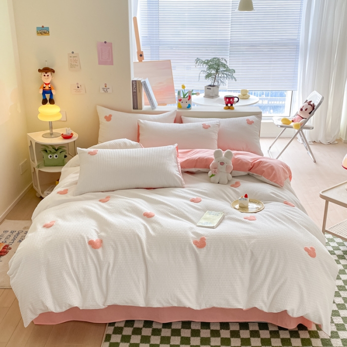 91家纺网 家纺一手货源 找家纺 眠帛家居 2024新款华夫格迪士尼米奇毛巾绣系列 米奇粉