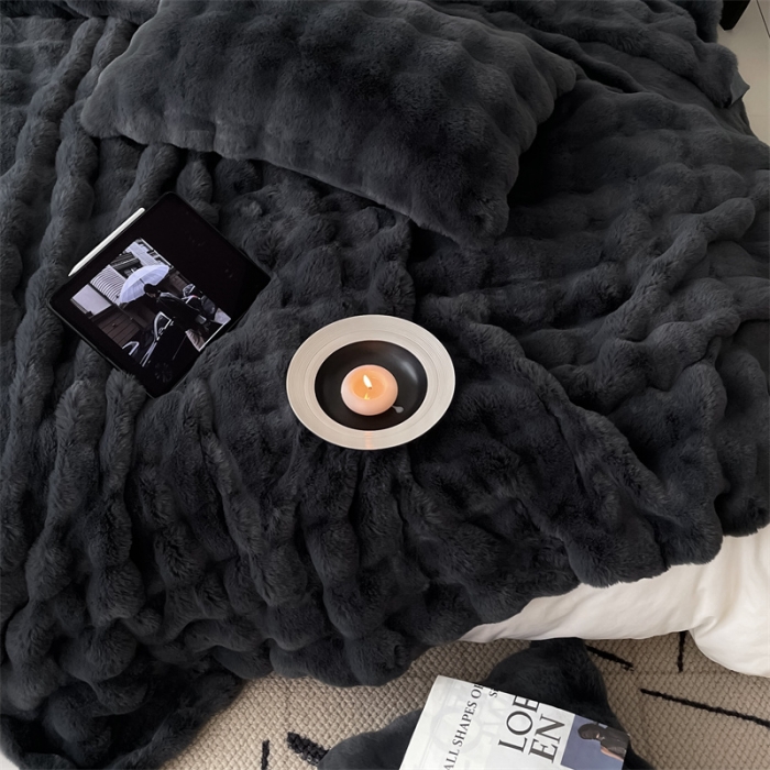 91家纺网 家纺一手货源 找家纺 潘朵拉 2023新款550g兔兔绒被套毯 兔兔绒被套毯黑灰
