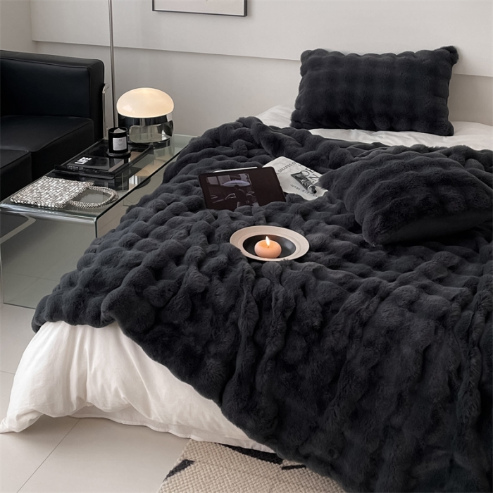 91家纺网 家纺一手货源 找家纺 潘朵拉 2023新款550g兔兔绒被套毯 兔兔绒被套毯黑灰