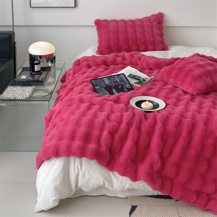 91家纺网 家纺一手货源 找家纺 潘朵拉 2023新款550g兔兔绒被套毯 兔兔绒被套毯火龙果