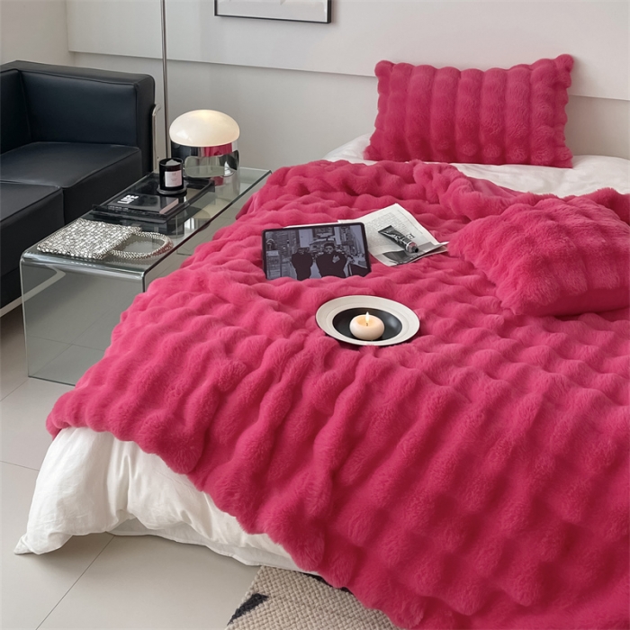 91家纺网 家纺一手货源 找家纺 潘朵拉 2023新款550g兔兔绒被套毯 兔兔绒被套毯火龙果