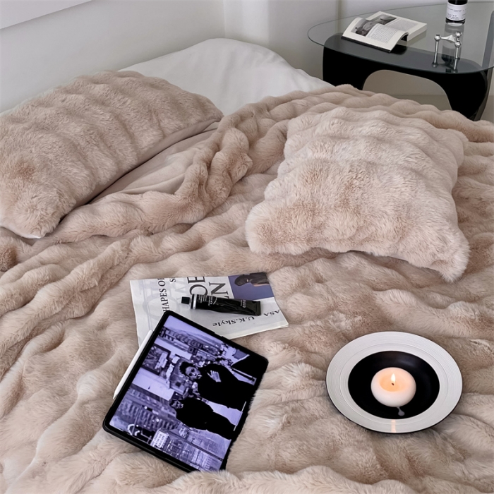 91家纺网 家纺一手货源 找家纺 潘朵拉 2023新款550g兔兔绒被套毯 兔兔绒被套毯奶咖