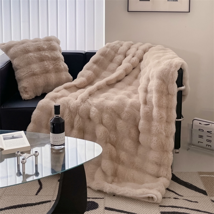 91家纺网 家纺一手货源 找家纺 潘朵拉 2023新款550g兔兔绒被套毯 兔兔绒被套毯奶咖