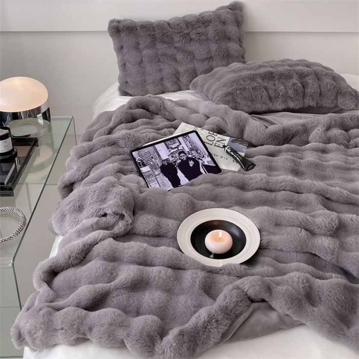 91家纺网 家纺一手货源 找家纺 潘朵拉 2023新款550g兔兔绒被套毯 兔兔绒被套毯暖灰