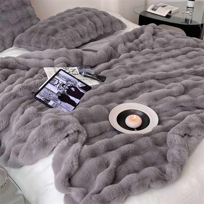 91家纺网 家纺一手货源 找家纺 潘朵拉 2023新款550g兔兔绒被套毯 兔兔绒被套毯暖灰