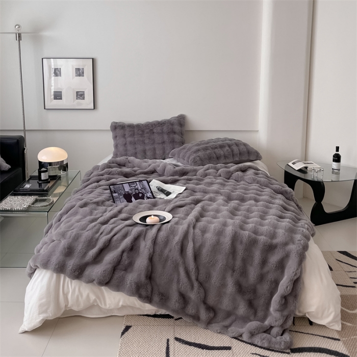91家纺网 家纺一手货源 找家纺 潘朵拉 2023新款550g兔兔绒被套毯 兔兔绒被套毯暖灰