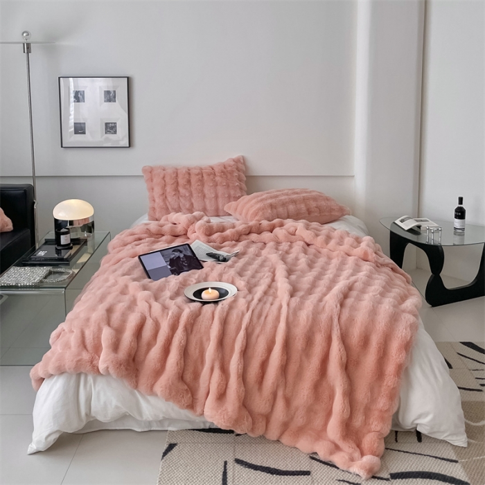 91家纺网 家纺一手货源 找家纺 潘朵拉 2023新款550g兔兔绒被套毯 兔兔绒被套毯蔷薇粉