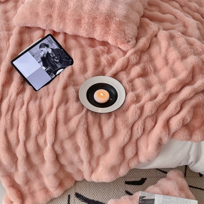 91家纺网 家纺一手货源 找家纺 潘朵拉 2023新款550g兔兔绒被套毯 兔兔绒被套毯蔷薇粉