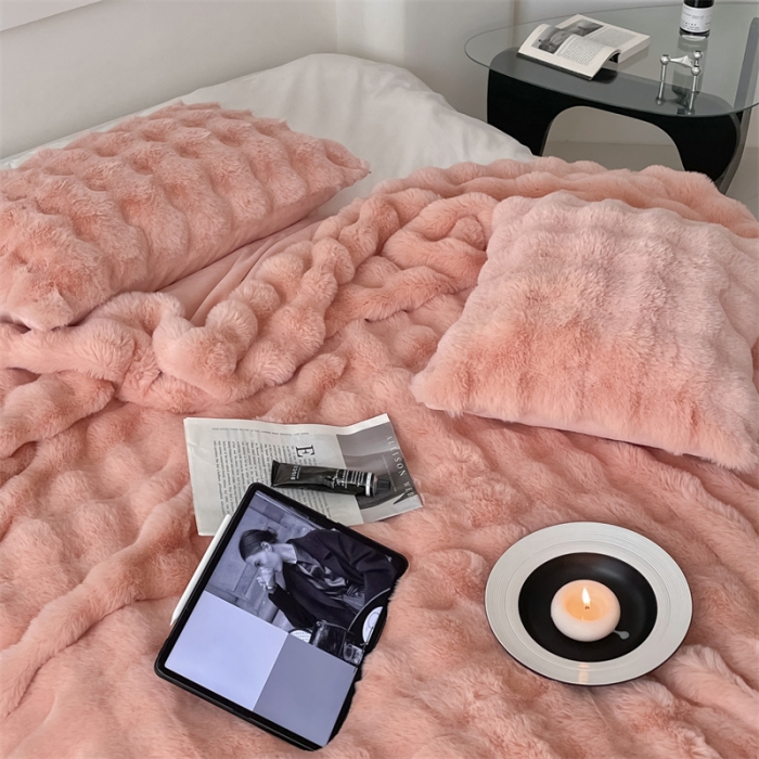 91家纺网 家纺一手货源 找家纺 潘朵拉 2023新款550g兔兔绒被套毯 兔兔绒被套毯蔷薇粉