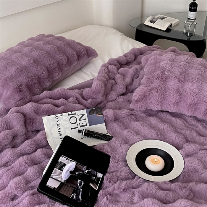 91家纺网 家纺一手货源 找家纺 潘朵拉 2023新款550g兔兔绒被套毯 兔兔绒被套毯紫