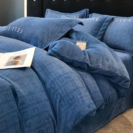 91家纺网 家纺一手货源 找家纺 （总）子曰 2025新款230G全消光牛奶绒刺绣床盖四件套-莱卡系列