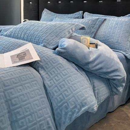 91家纺网 家纺一手货源 找家纺 （总）子曰 2025新款230G全消光牛奶绒刺绣床盖四件套-莱卡系列