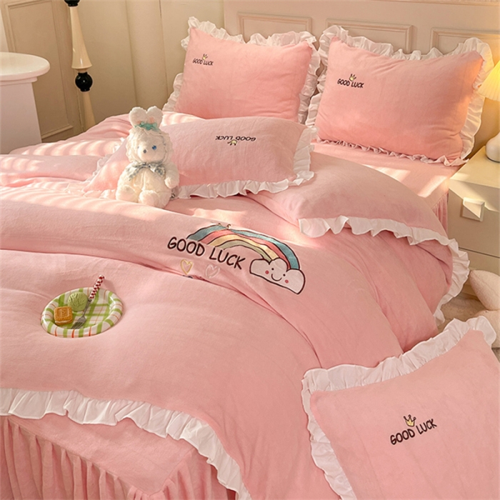 91家纺网 家纺一手货源 找家纺 绒兔兔 2023韩版牛奶绒彩虹刺绣四件套 彩虹-粉玉