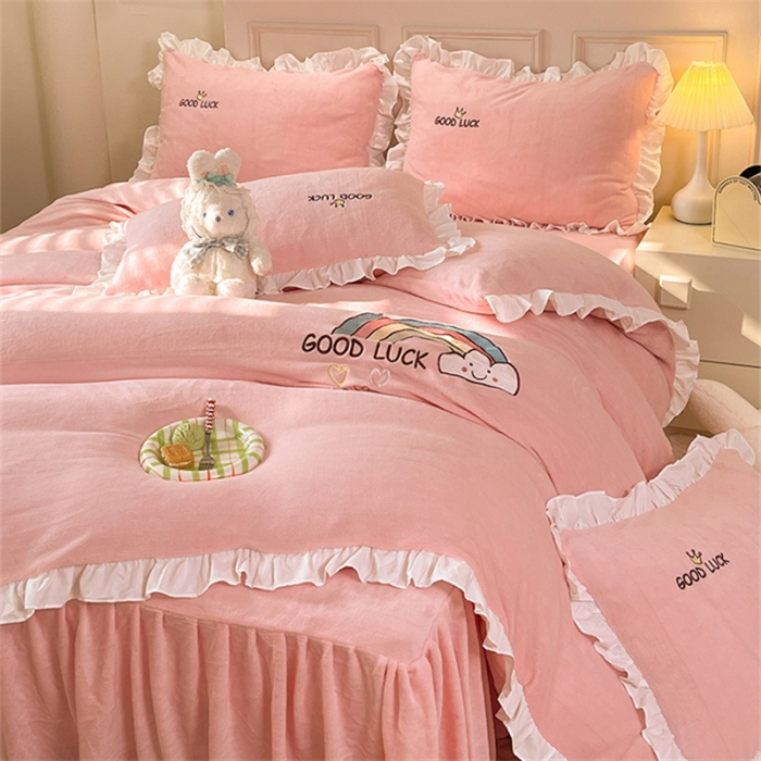 91家纺网 家纺一手货源 找家纺 绒兔兔 2023韩版牛奶绒彩虹刺绣四件套 彩虹-粉玉