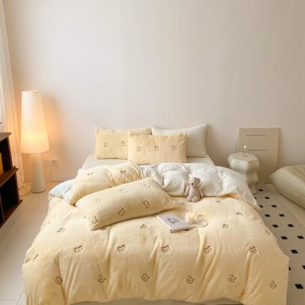 91家纺网 家纺一手货源 找家纺 （总）蜜柚 2024新款直播兔毛绒双面保暖牛奶绒小清新绣花四件套