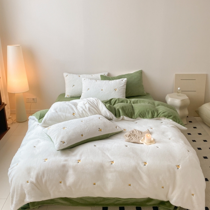 91家纺网 家纺一手货源 找家纺 蜜柚 2024新款兔毛绒牛奶绒小清新绣花套件 一路生花